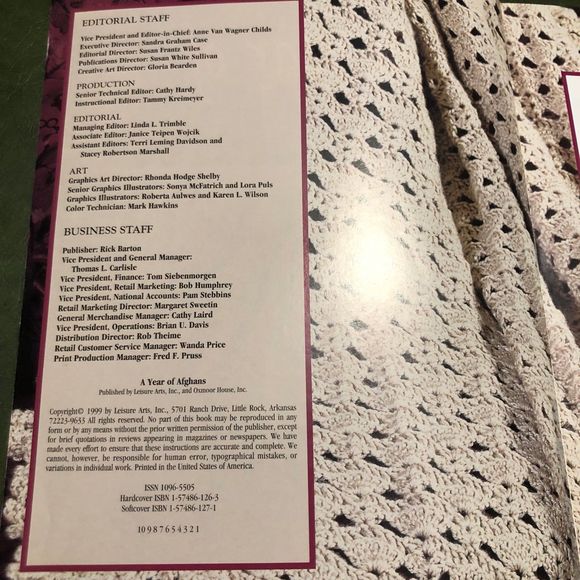 A Year of Afghans Book 4 1999; a treasury of Gorgeous afghans w/Instructions - Picture 2 of 11